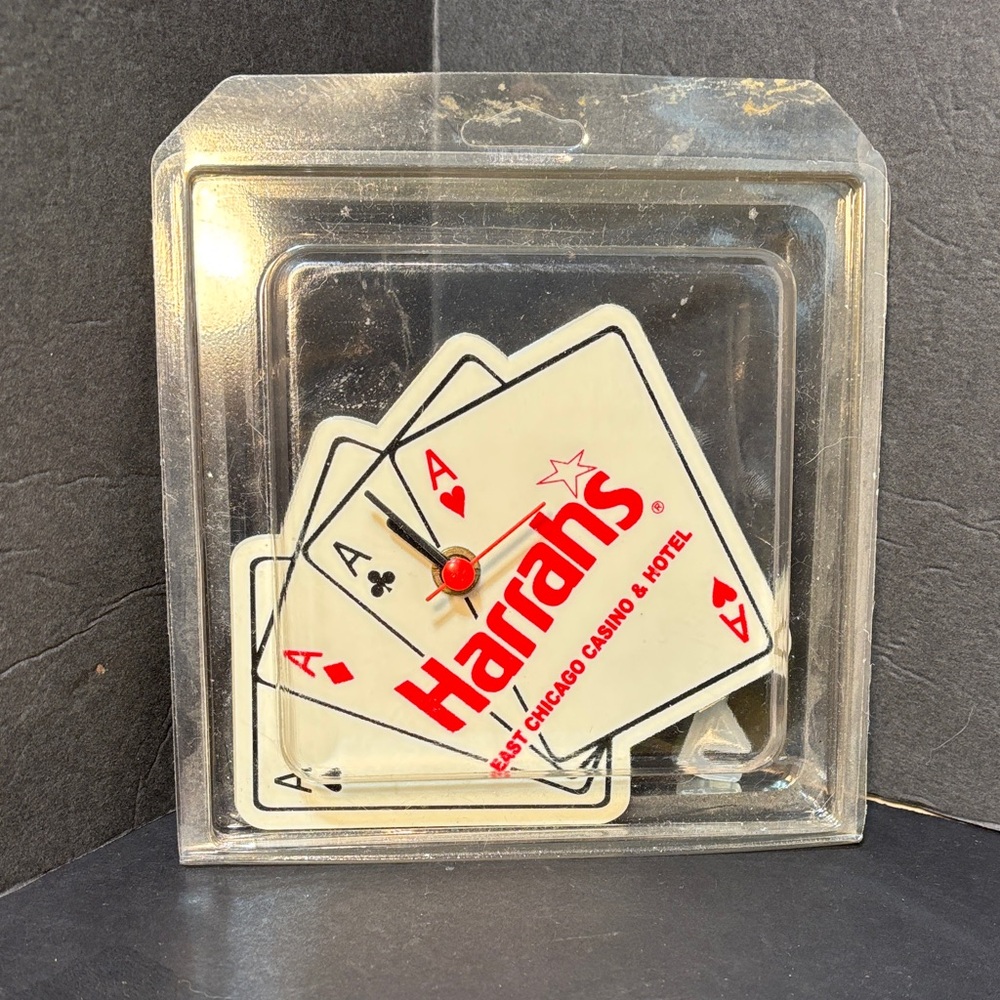 Harrahs 4 Aces Clock! Time for a Winning Hand! New unused! Tested and Works Well